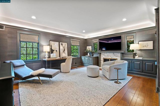 33 La Noria, Orinda, CA 94563