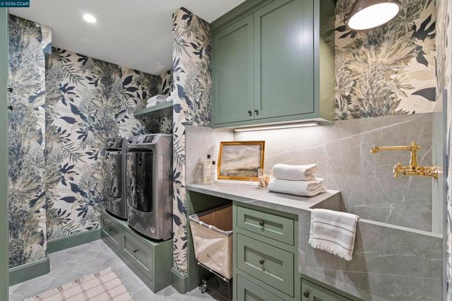 33 La Noria, Orinda, CA 94563
