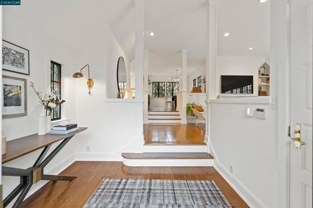 33 La Noria, Orinda, CA 94563