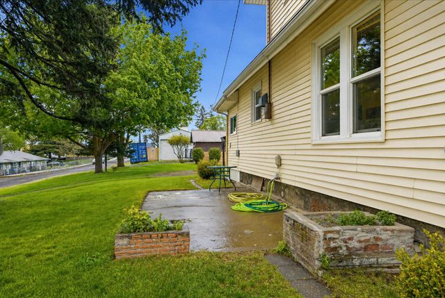 1803 E Cataldo Ave, Spokane, WA 99202