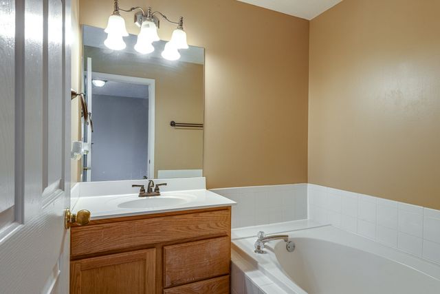 7712 Porter House Dr, Nashville, TN 37211