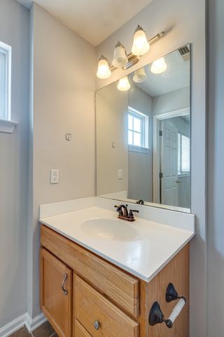 7712 Porter House Dr, Nashville, TN 37211