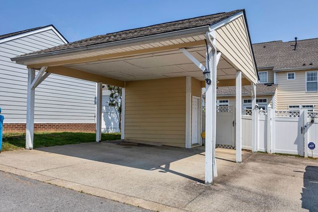 7712 Porter House Dr, Nashville, TN 37211