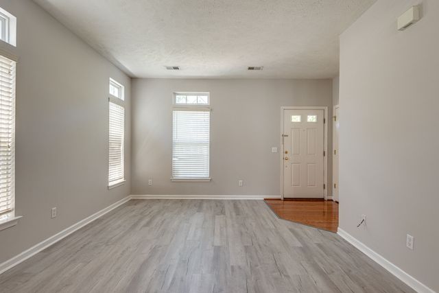 7712 Porter House Dr, Nashville, TN 37211