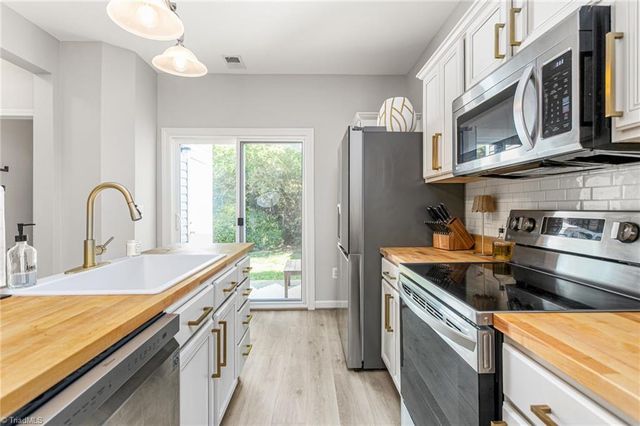 4007 Tarrant Trace Circle, High Point, NC 27357