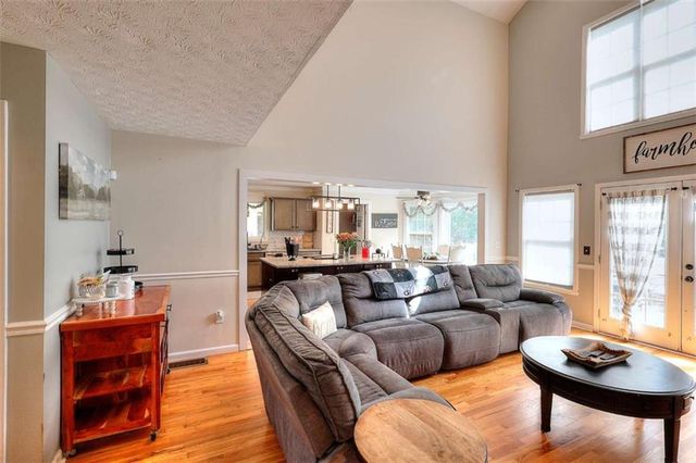 377 Lakeview Drive, Newborn, GA 30056