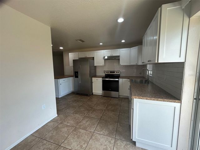 1015 61ST AVENUE DRIVE E, Bradenton, FL 34203