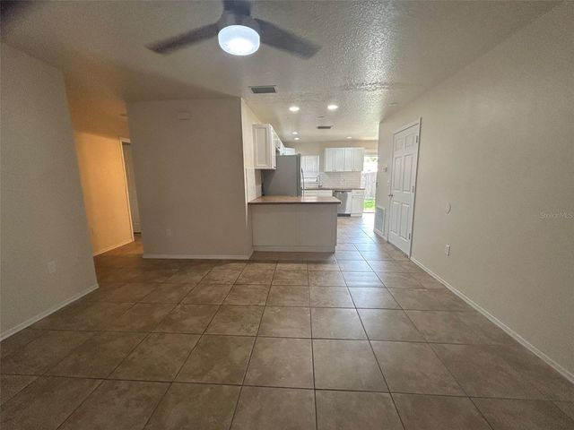 1015 61ST AVENUE DRIVE E, Bradenton, FL 34203