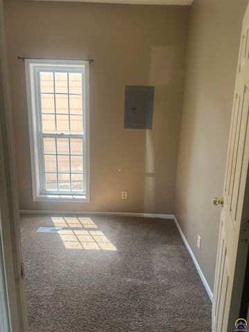 424 E 13th Ave, Emporia, KS 66801