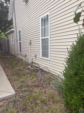 424 E 13th Ave, Emporia, KS 66801