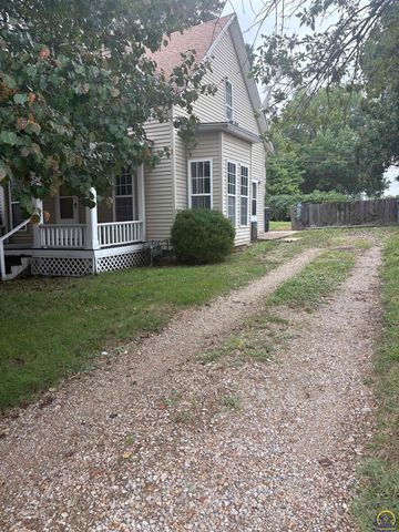 424 E 13th Ave, Emporia, KS 66801