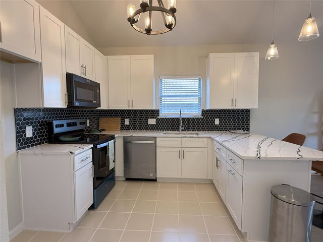 8525 Clearcreek Circle, Frisco, TX 75034