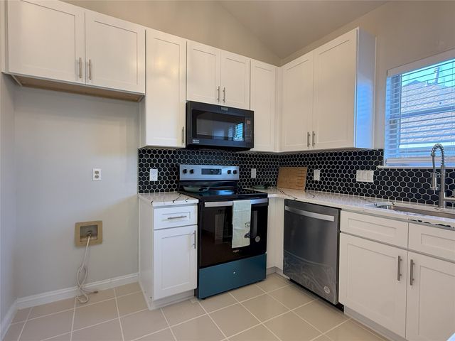 8525 Clearcreek Circle, Frisco, TX 75034