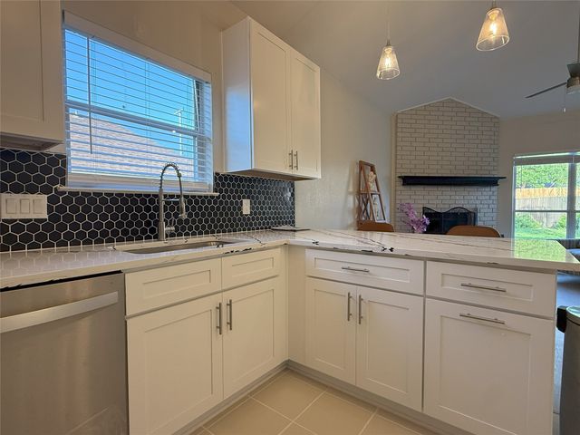 8525 Clearcreek Circle, Frisco, TX 75034