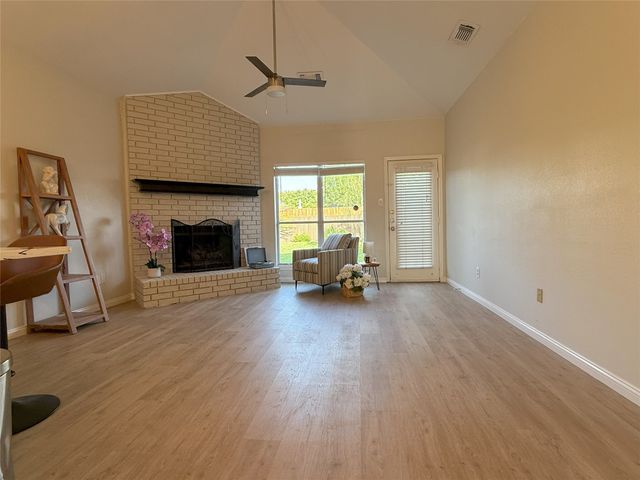 8525 Clearcreek Circle, Frisco, TX 75034