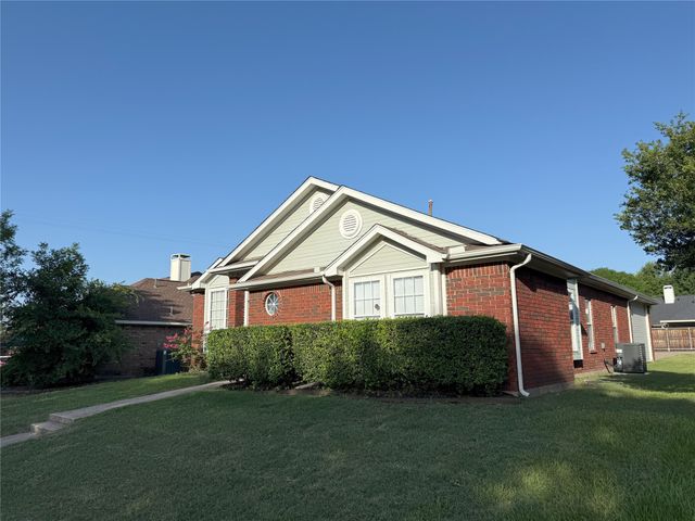 8525 Clearcreek Circle, Frisco, TX 75034