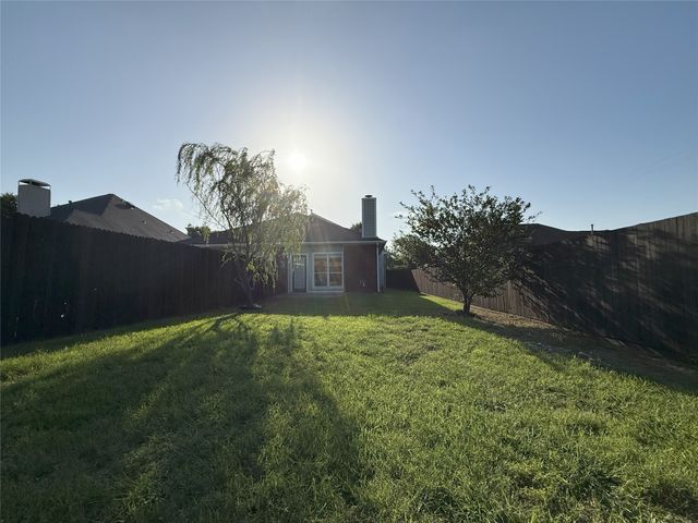 8525 Clearcreek Circle, Frisco, TX 75034