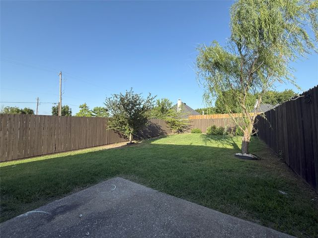 8525 Clearcreek Circle, Frisco, TX 75034