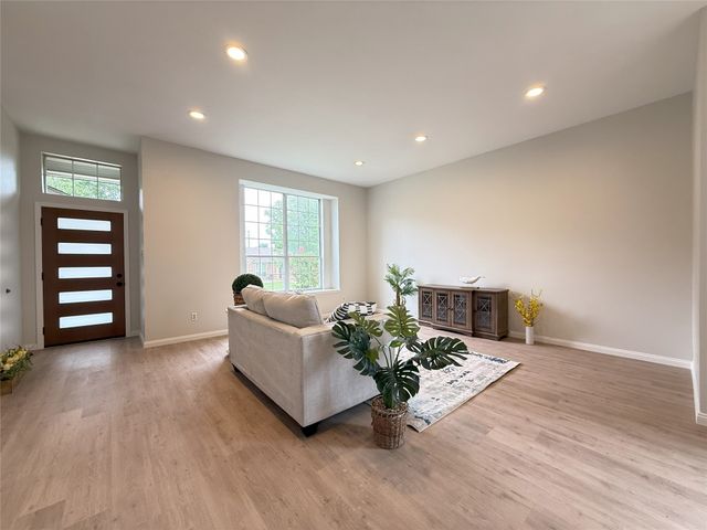 8525 Clearcreek Circle, Frisco, TX 75034