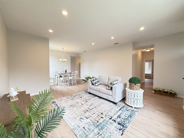8525 Clearcreek Circle, Frisco, TX 75034