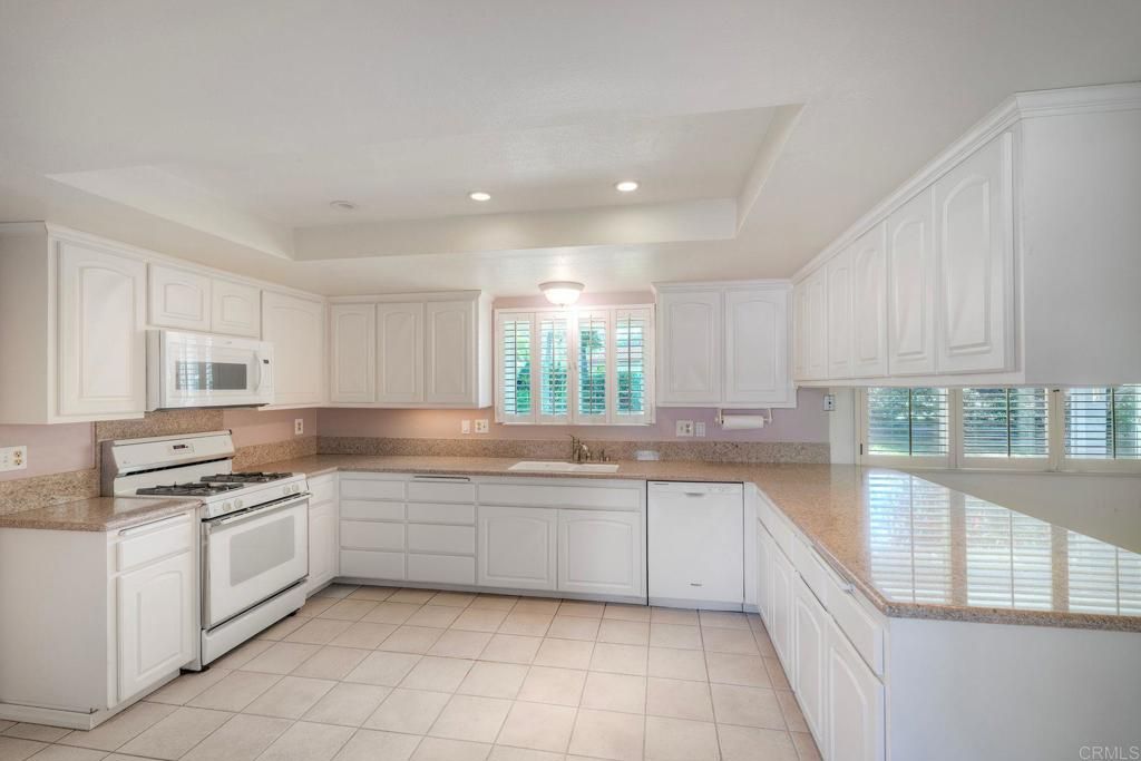 Image 12 of property listing at 5771 Old Ranch Rd, Oceanside, CA 92057