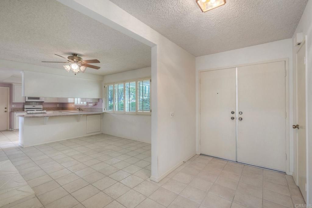 Image 7 of property listing at 5771 Old Ranch Rd, Oceanside, CA 92057