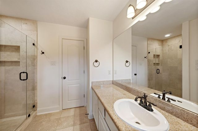 6 African Violets Place, The Woodlands, TX 77382