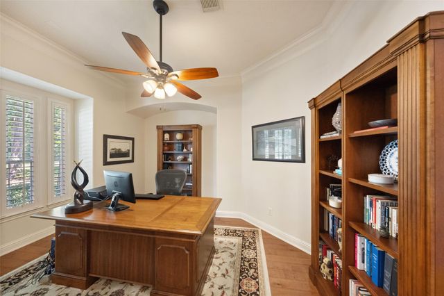 6 African Violets Place, The Woodlands, TX 77382