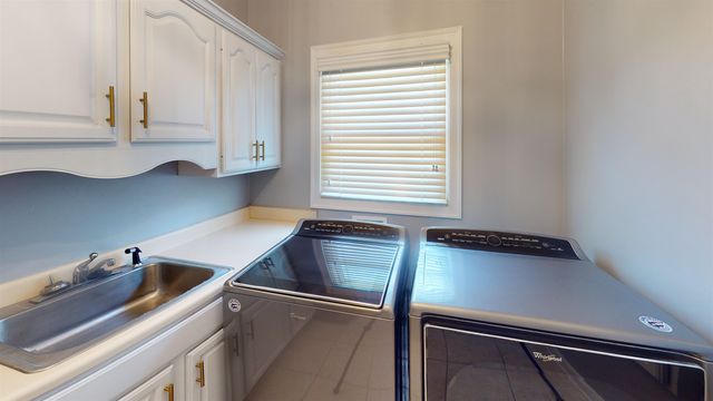 3049 OAKLEIGH MANOR CV, Germantown, TN 38138