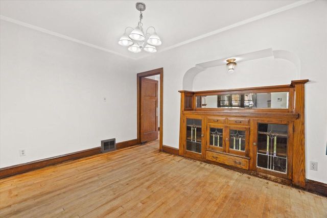 1504 S 71st STREET, West Allis, WI 53214