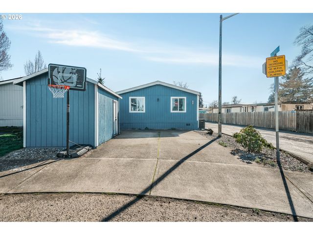 7842 Se LINDY St, Portland, OR 97206