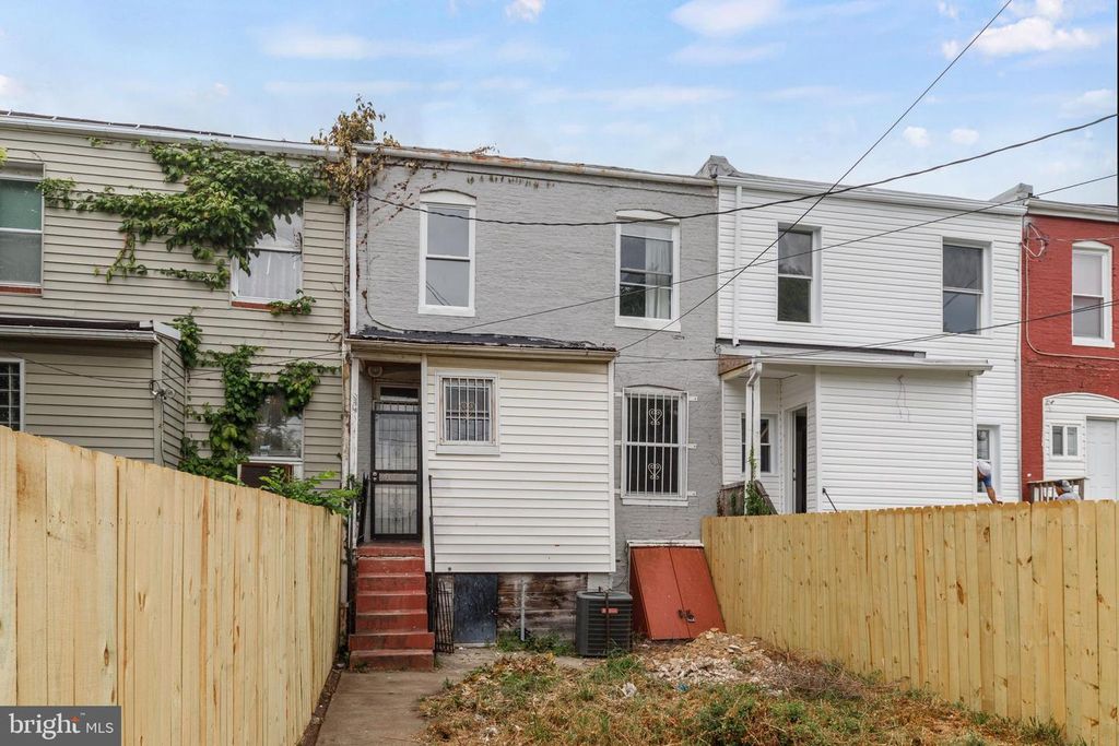 1529 N SMALLWOOD ST, Baltimore, MD 21216