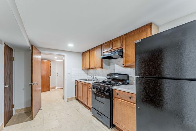 3005 S Pulaski Road, Chicago, IL 60623