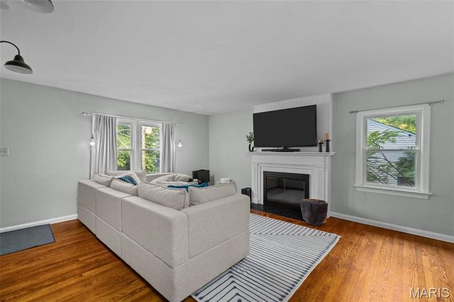 608 N Laclede Station Road, Webster Groves, MO 63119