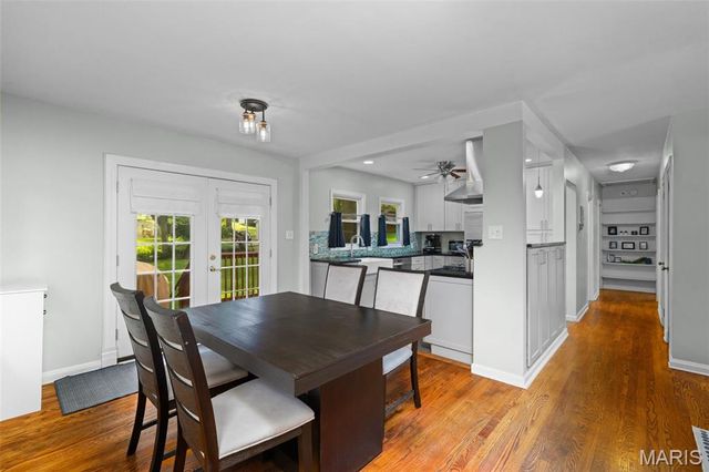 608 N Laclede Station Road, Webster Groves, MO 63119