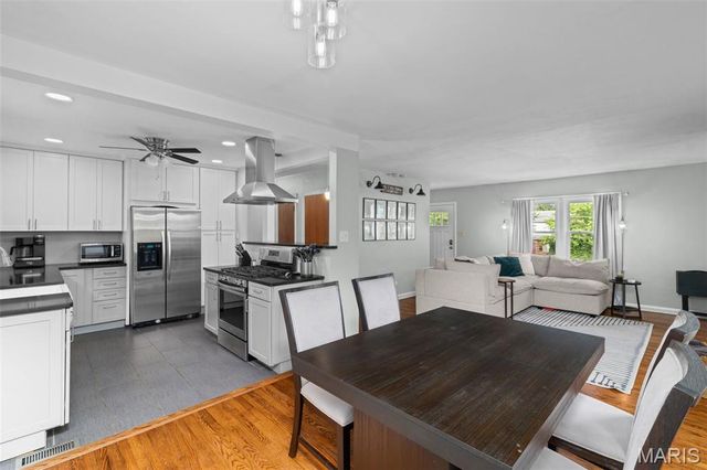 608 N Laclede Station Road, Webster Groves, MO 63119