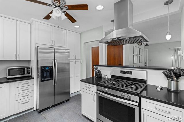 608 N Laclede Station Road, Webster Groves, MO 63119