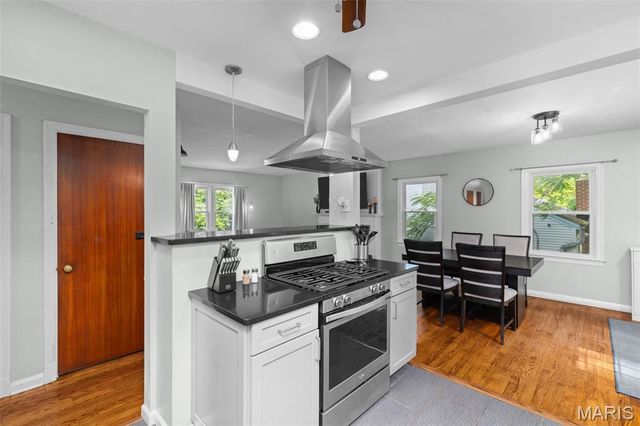 608 N Laclede Station Road, Webster Groves, MO 63119
