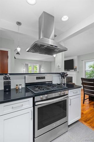 608 N Laclede Station Road, Webster Groves, MO 63119