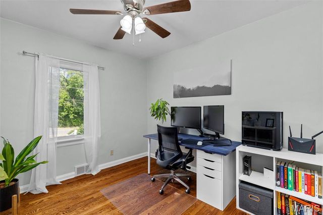 608 N Laclede Station Road, Webster Groves, MO 63119