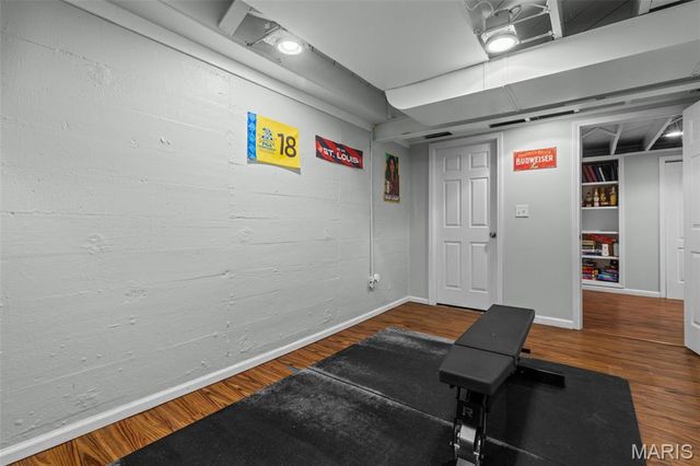 608 N Laclede Station Road, Webster Groves, MO 63119