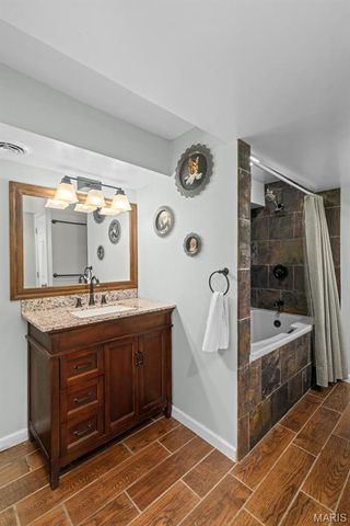 608 N Laclede Station Road, Webster Groves, MO 63119