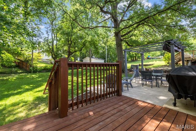 608 N Laclede Station Road, Webster Groves, MO 63119