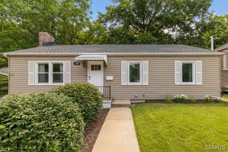 608 N Laclede Station Road, Webster Groves, MO 63119