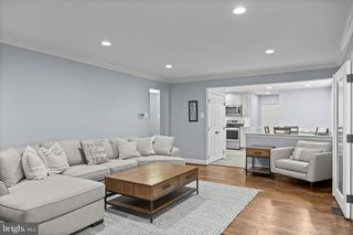 18 OAK HOLLOW DR, Voorhees, NJ 08043