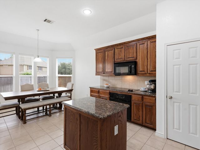 708 Date Court, Burleson, TX 76028