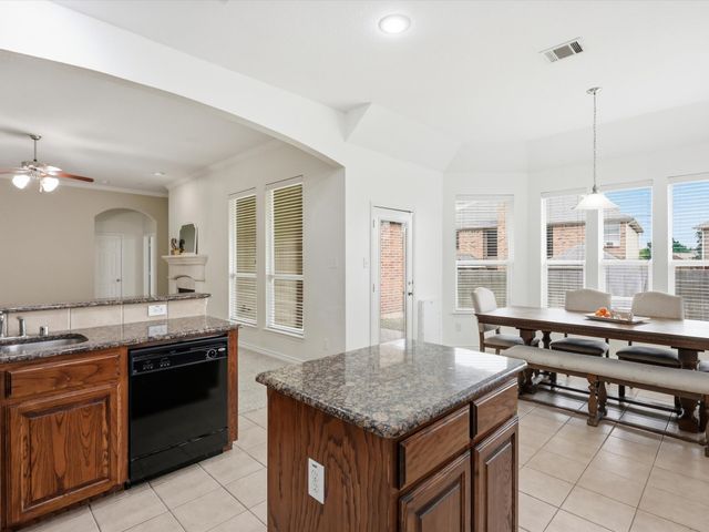 708 Date Court, Burleson, TX 76028