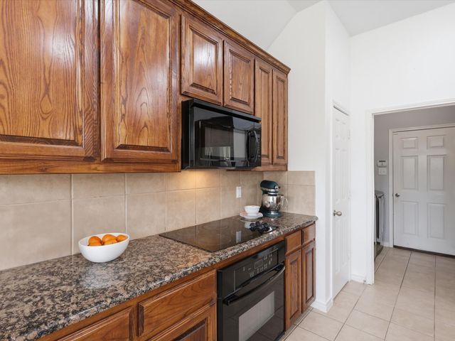 708 Date Court, Burleson, TX 76028