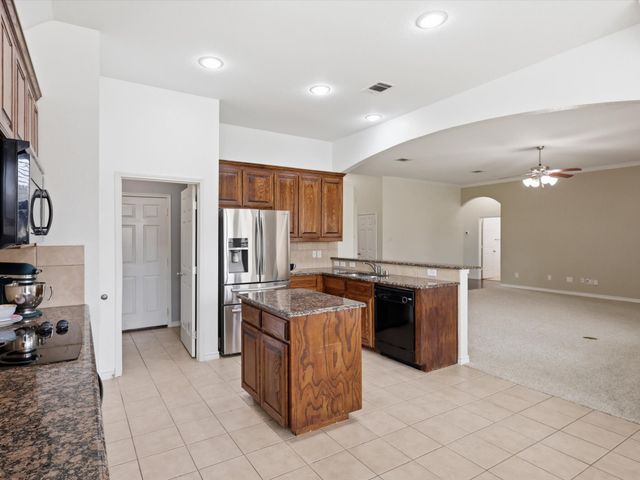 708 Date Court, Burleson, TX 76028