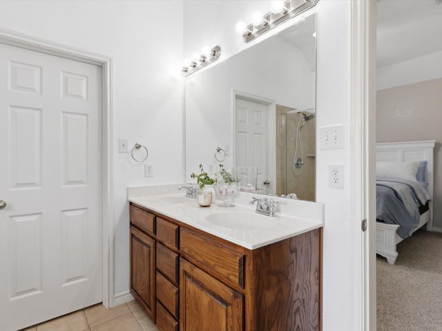 708 Date Court, Burleson, TX 76028